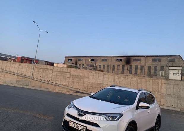 Toyota Rav 4 2016 — լուսանկար 2