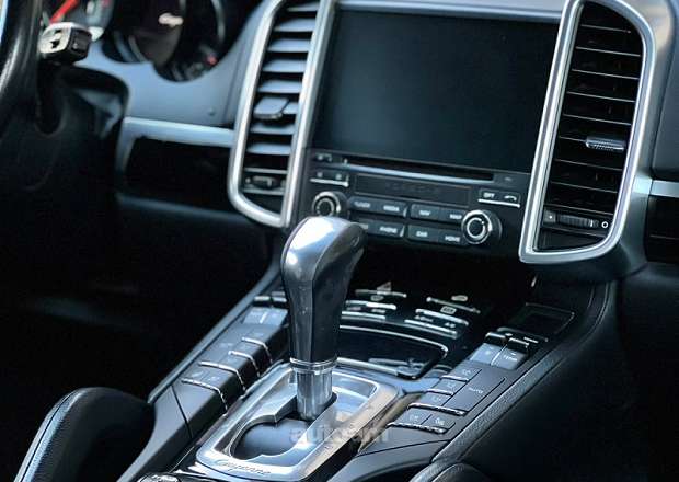 Porsche Cayenne 2017 — լուսանկար 9