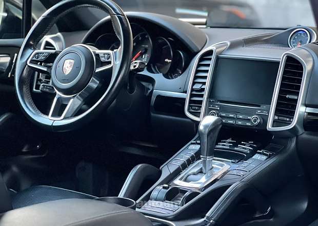 Porsche Cayenne 2017 — լուսանկար 5