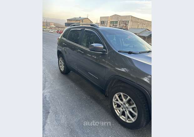 Jeep Cherokee 2017 — լուսանկար 2