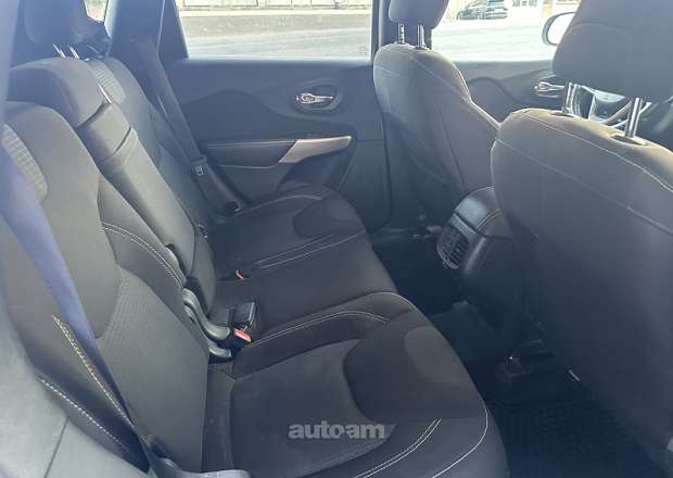 Jeep Cherokee 2017 — լուսանկար 5