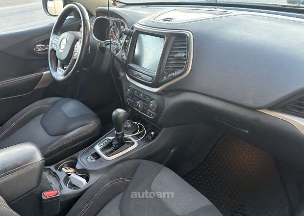 Jeep Cherokee 2017 — լուսանկար 4
