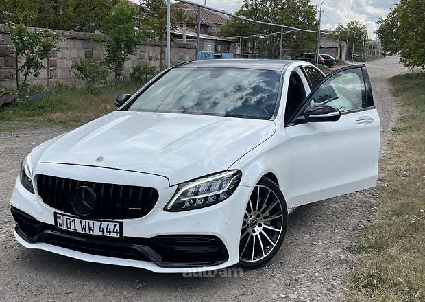Mercedes-Benz C 300 2018 — լուսանկար 1