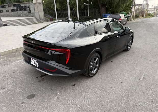 Kia K4