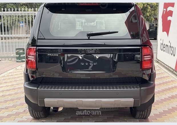 Toyota Land Cruiser 300 2026 — photo 5
