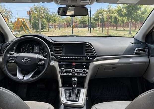 Hyundai Elantra 2020 — լուսանկար 4