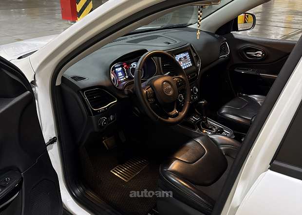 Jeep Cherokee 2020 — լուսանկար 9