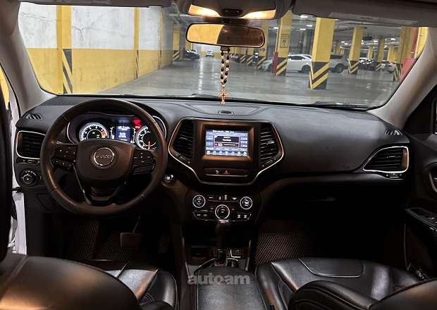 Jeep Cherokee 2020 — լուսանկար 10