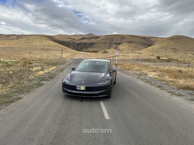 Tesla Model 3  2024 