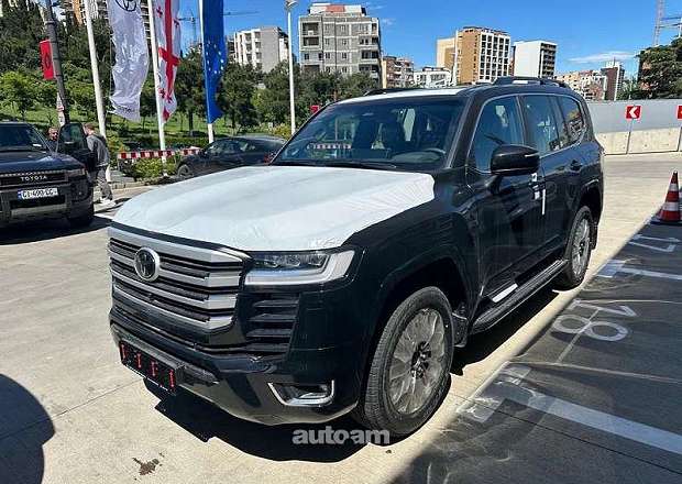 Toyota Land Cruiser 300 2026 — photo 1