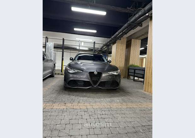 Alfa Romeo Giulia 2018 — photo 1