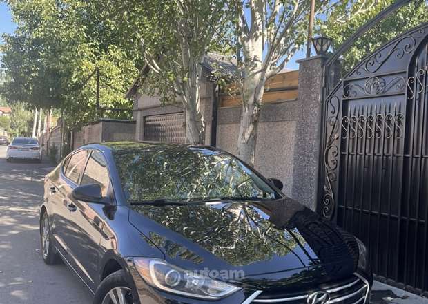 Hyundai Elantra 2018 — լուսանկար 10