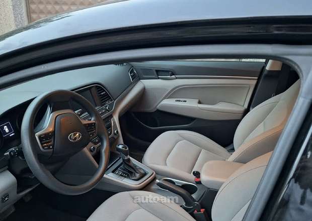 Hyundai Elantra 2018 — լուսանկար 8