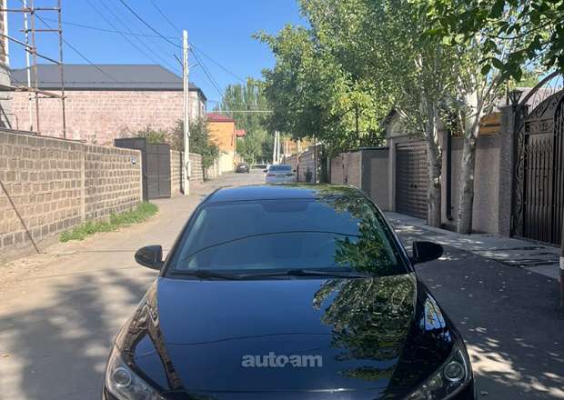 Hyundai Elantra 2018 — լուսանկար 11