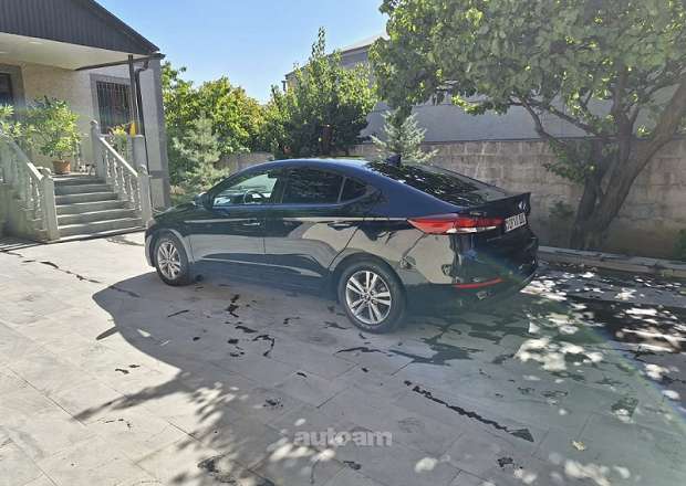 Hyundai Elantra 2018 — լուսանկար 6