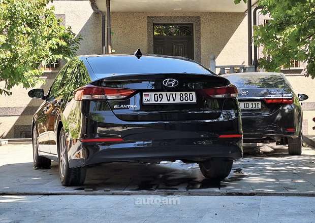 Hyundai Elantra 2018 — լուսանկար 1