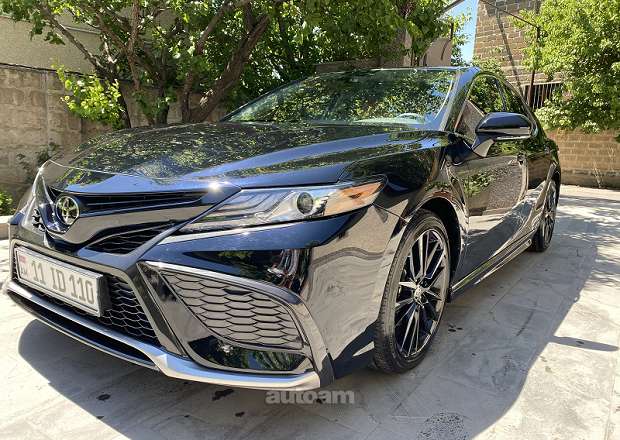 Toyota Camry 2022 — լուսանկար 11