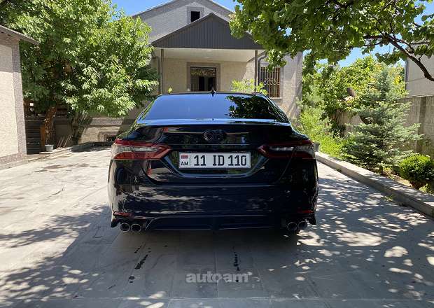 Toyota Camry 2022 — լուսանկար 9