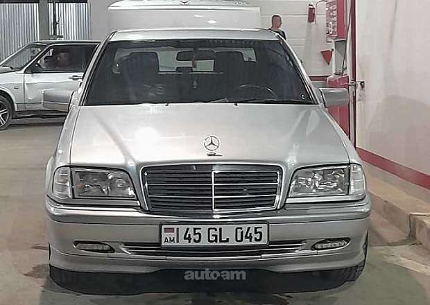 Mercedes-Benz 180 1999 — լուսանկար 1