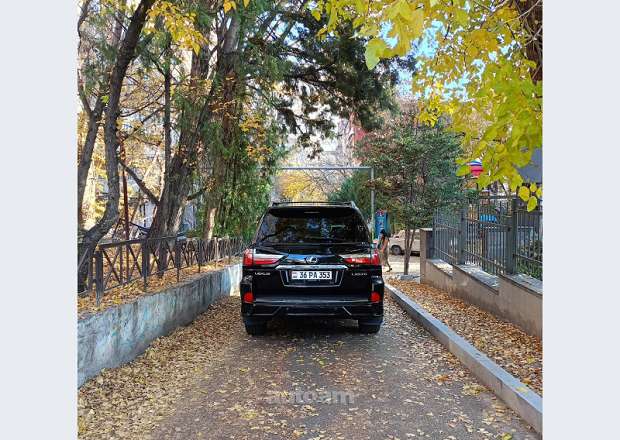 Lexus LX 570 2008 — photo 4