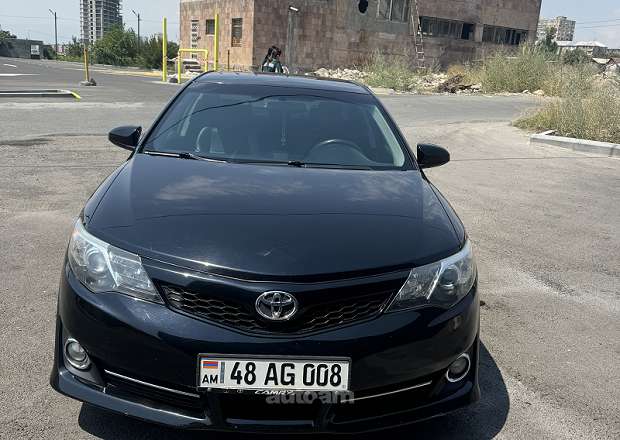 Toyota Camry 2012 — լուսանկար 1