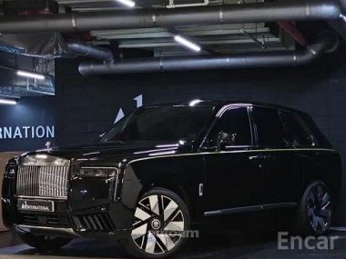 Rolls Royce Cullinan  2025 