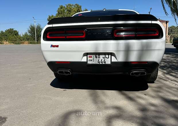 Dodge Challenger 2023 — фото 7