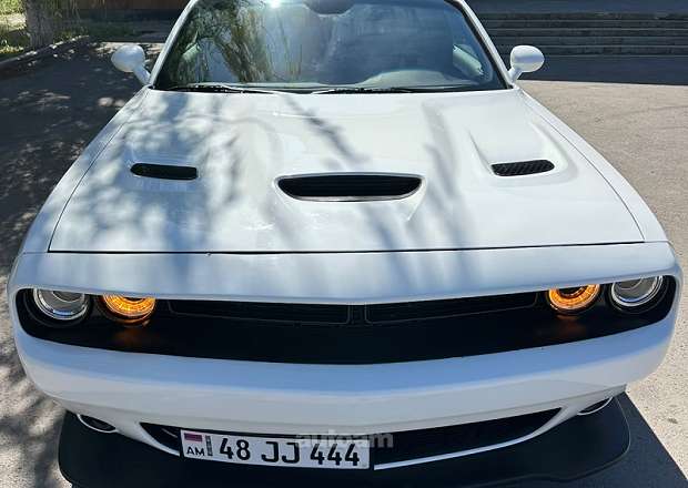 Dodge Challenger 2023 — фото 1