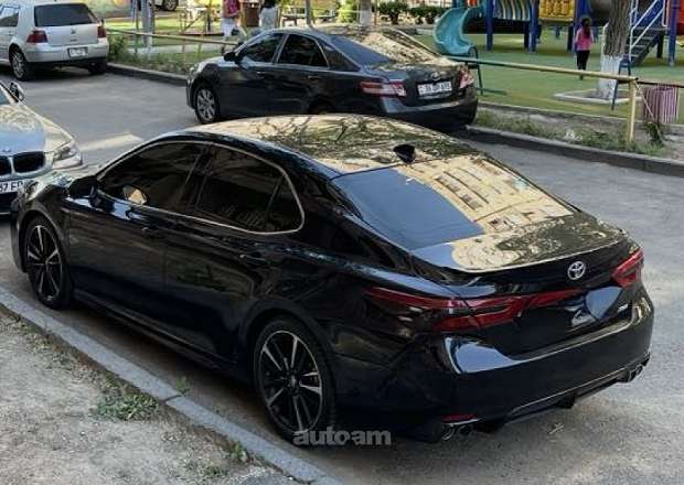 Toyota Camry 2018 — լուսանկար 2