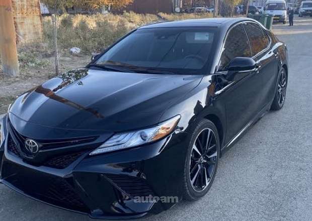 Toyota Camry 2018 — լուսանկար 3