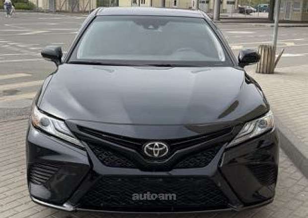 Toyota Camry 2018 — լուսանկար 1