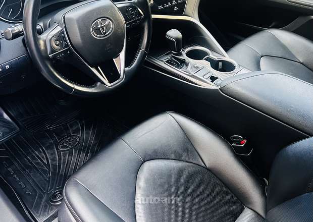 Toyota Camry 2018 — լուսանկար 8