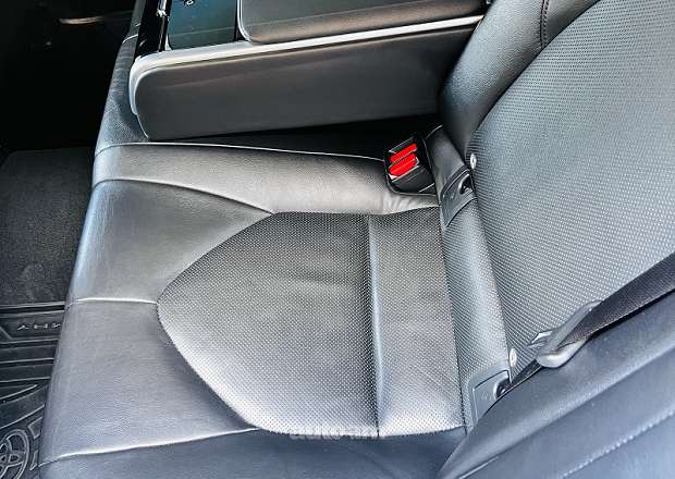 Toyota Camry 2018 — լուսանկար 15