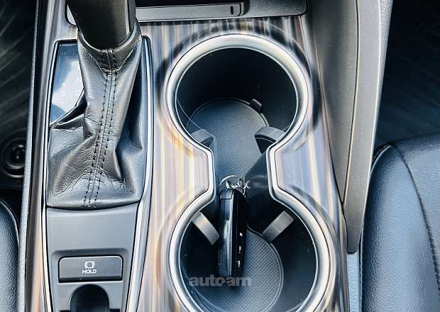Toyota Camry 2018 — լուսանկար 9