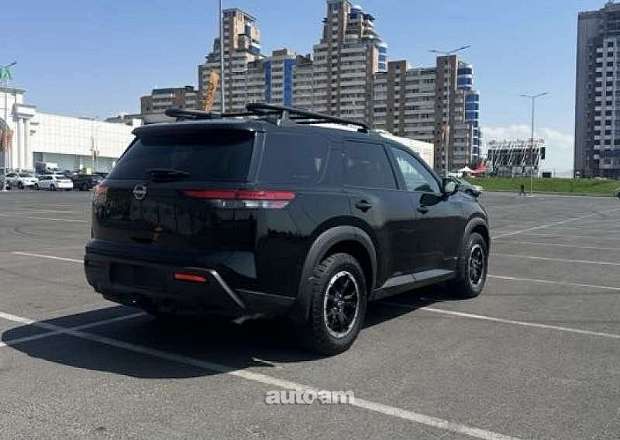 Nissan Pathfinder 2023 — photo 3