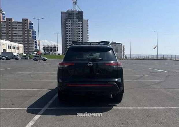 Nissan Pathfinder 2023 — photo 4