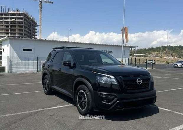 Nissan Pathfinder 2023 — photo 1