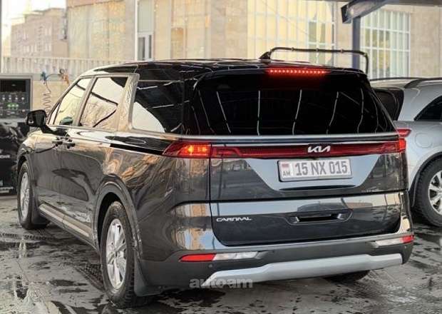 Kia Carnival 2023 — լուսանկար 4