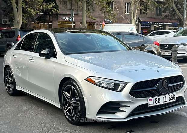 Mercedes-Benz A 220