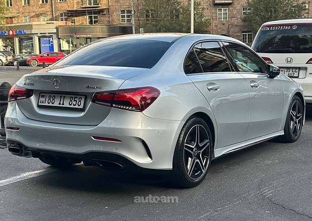Mercedes-Benz A 220