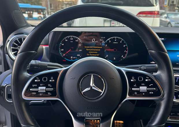 Mercedes-Benz A 220