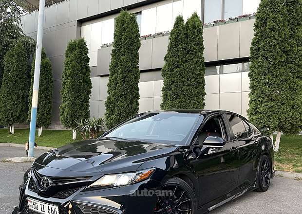 Toyota Camry 2021 — լուսանկար 1