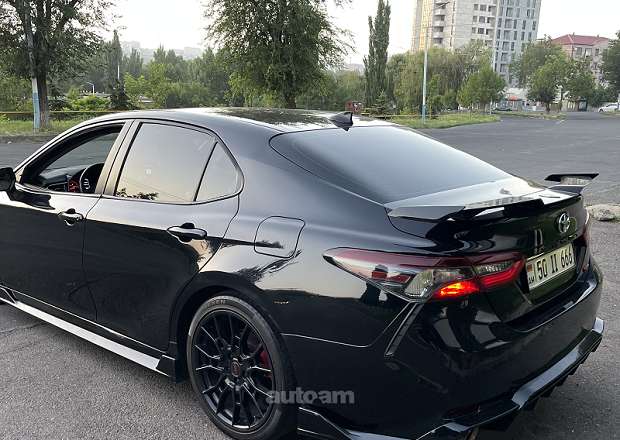 Toyota Camry 2021 — լուսանկար 3
