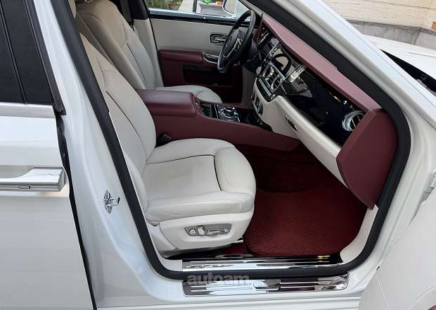Rolls Royce Ghost 2015 — լուսանկար 6