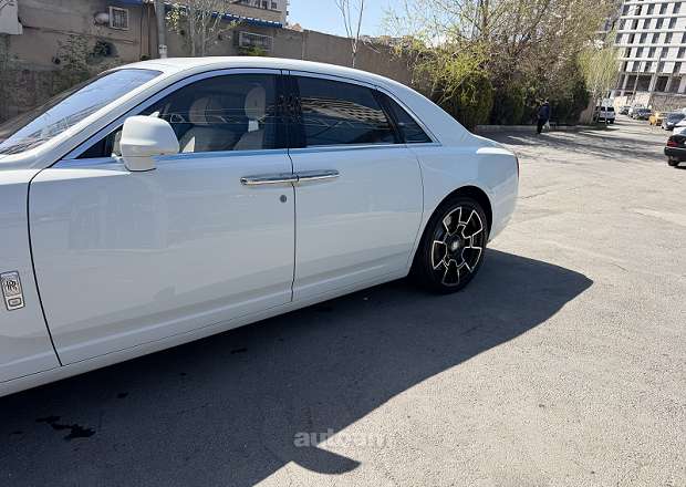 Rolls Royce Ghost 2015 — լուսանկար 13