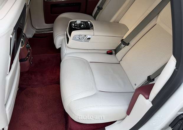 Rolls Royce Ghost 2015 — լուսանկար 10