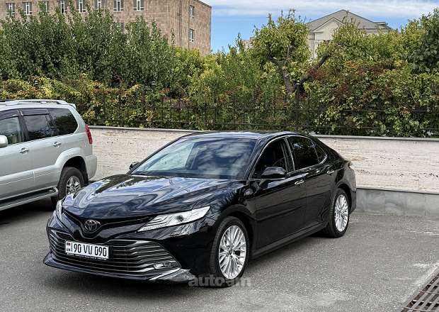 Toyota Camry 2020 — фото 1