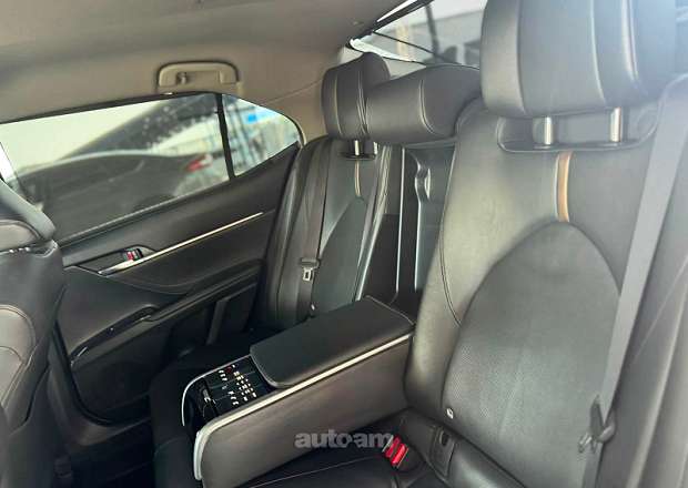 Toyota Camry 2020 — фото 10