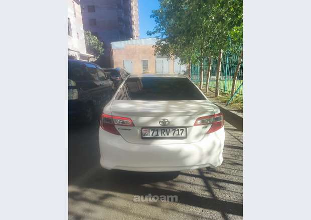 Toyota Camry 2012 — լուսանկար 8