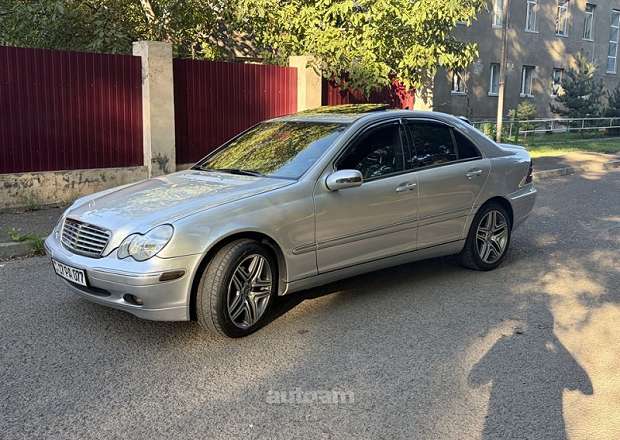 Mercedes-Benz C 240 2002 — լուսանկար 4
